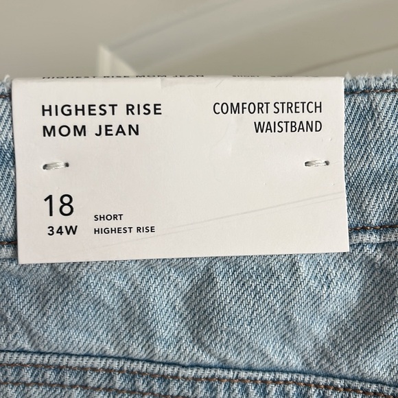 American Eagle Mom Jeans with flowers! - Picture 5 of 6